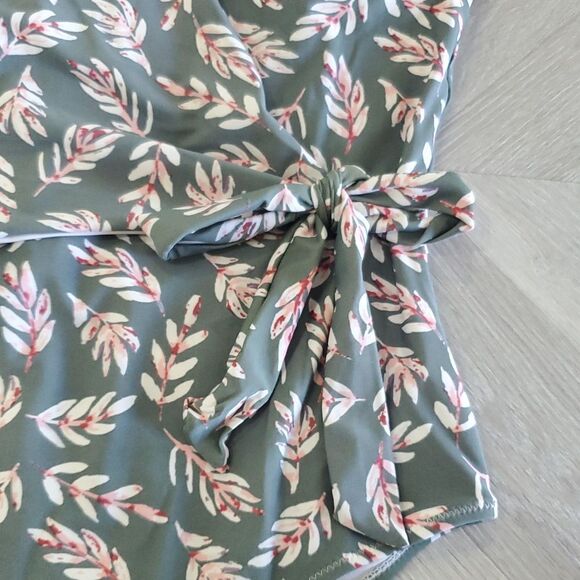 CUPSHE - pink and green leaf detail wrap one piece, Size LARGE - Picture 3 of 5